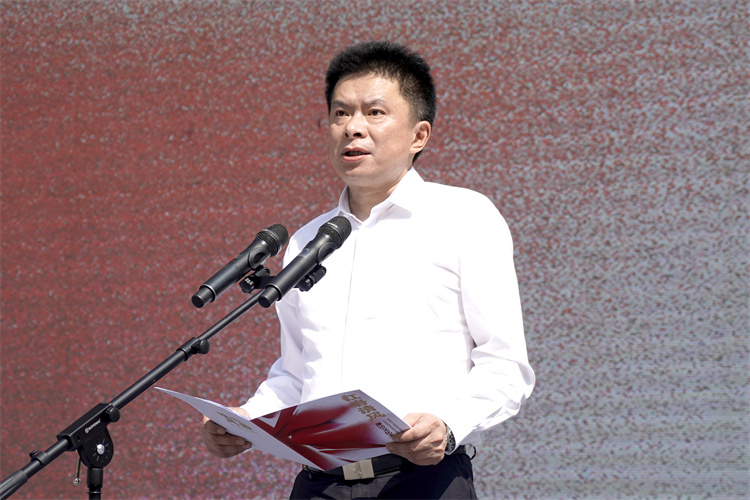 6.重庆市纪委副书记、市监委副主任阚吉林 致辞.jpg